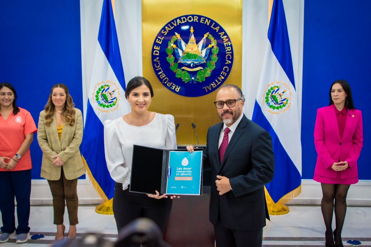Despacho de Primera Dama entrega anteproyecto de Ley de Lactancia Materna ante Asamblea Legislativa despacho-de-primera-dama-entrega-anteproyecto-de-ley-de-lactancia-materna-ante-asamblea-legislativa